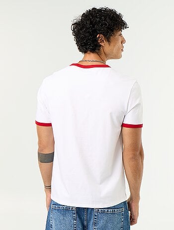 T-shirt a maniche corte e bordi a contrasto