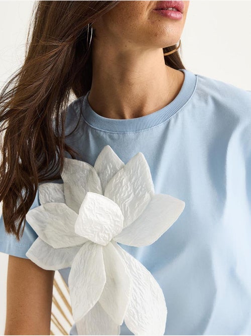 T-shirt a maniche corte in cotone con accessorio floreale lucci - Kiabi
