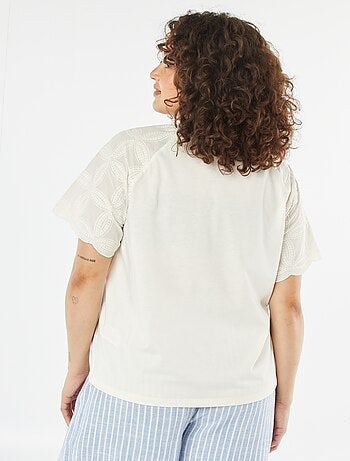 T-shirt a maniche corte in macramé