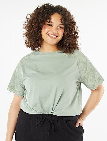 T-shirt a maniche corte in macramé
