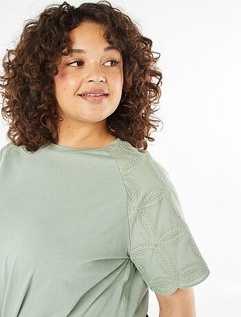 T-shirt a maniche corte in macramé