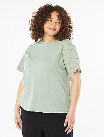 T-shirt a maniche corte in macramé