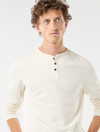 T-shirt a maniche lunghe con collo serafino