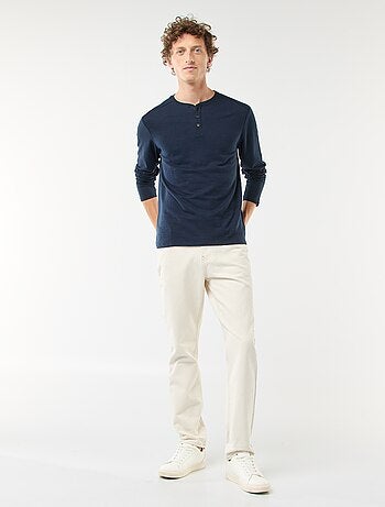 T-shirt a maniche lunghe con collo serafino