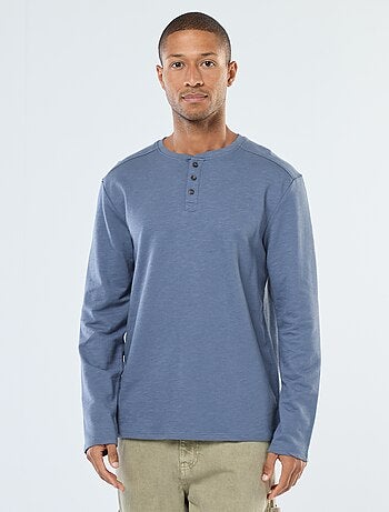 T-shirt a maniche lunghe con collo serafino