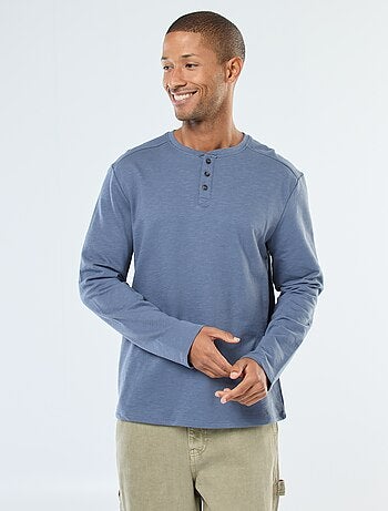 T-shirt a maniche lunghe con collo serafino