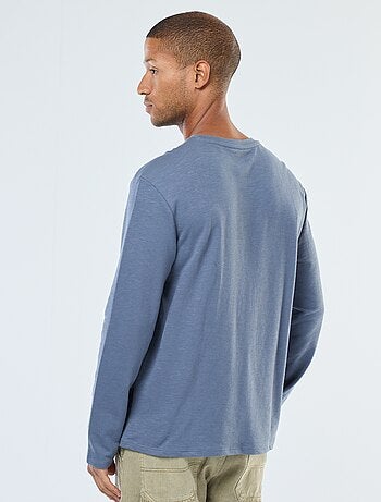 T-shirt a maniche lunghe con collo serafino