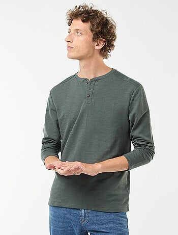 T-shirt a maniche lunghe con collo serafino