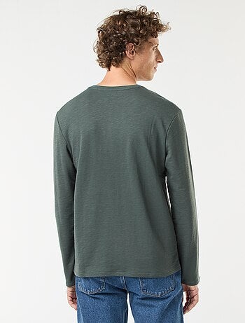 T-shirt a maniche lunghe con collo serafino
