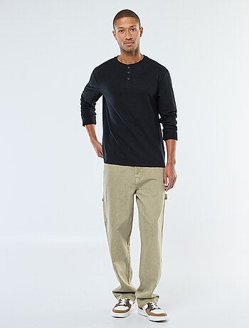T-shirt a maniche lunghe con collo serafino