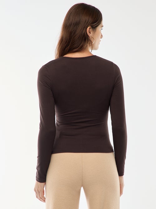 T-shirt a maniche lunghe con dettaglio gioiello dorato sul davanti effetto twist - Kiabi