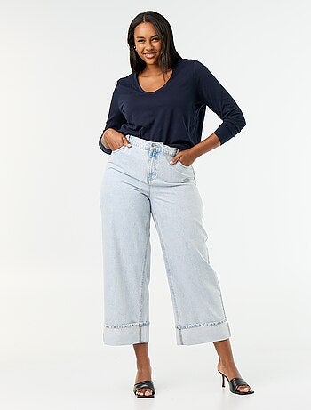 T-shirt a maniche lunghe con scollo a V