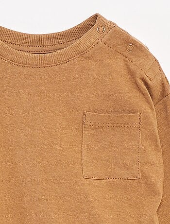 T-shirt a maniche lunghe e taschino sul petto