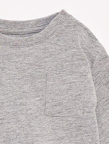 T-shirt a maniche lunghe e taschino sul petto