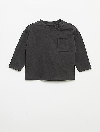 T-shirt a maniche lunghe e taschino sul petto
