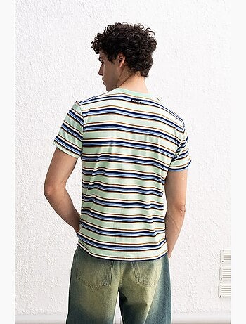 T-shirt a righe comfort fit con girocollo giesto