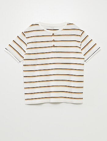 T-shirt a righe con collo serafino