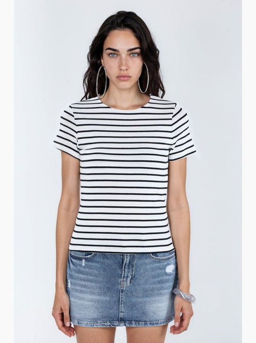 T-shirt a righe in cotone con girocollo busem - Kiabi T-shirt a righe in cotone con girocollo busem - Kiabi