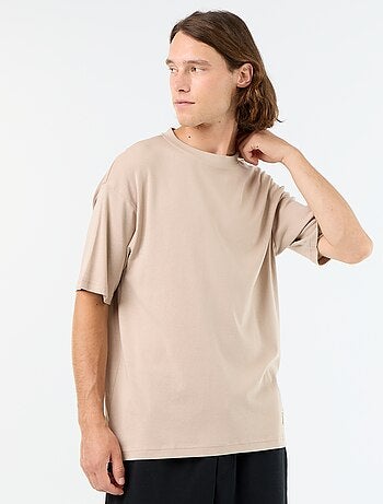T-shirt a tinta unita a maniche corte e girocollo