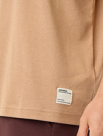 T-shirt a tinta unita a maniche corte e girocollo