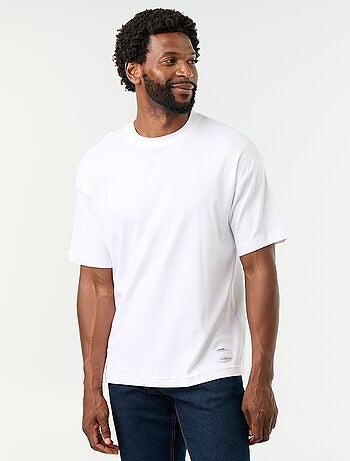 T-shirt a tinta unita a maniche corte e girocollo