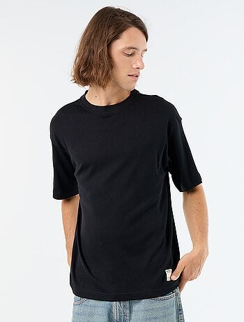 T-shirt a tinta unita a maniche corte e girocollo