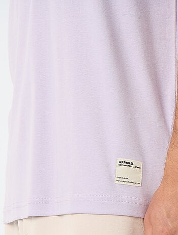 T-shirt a tinta unita a maniche corte e girocollo