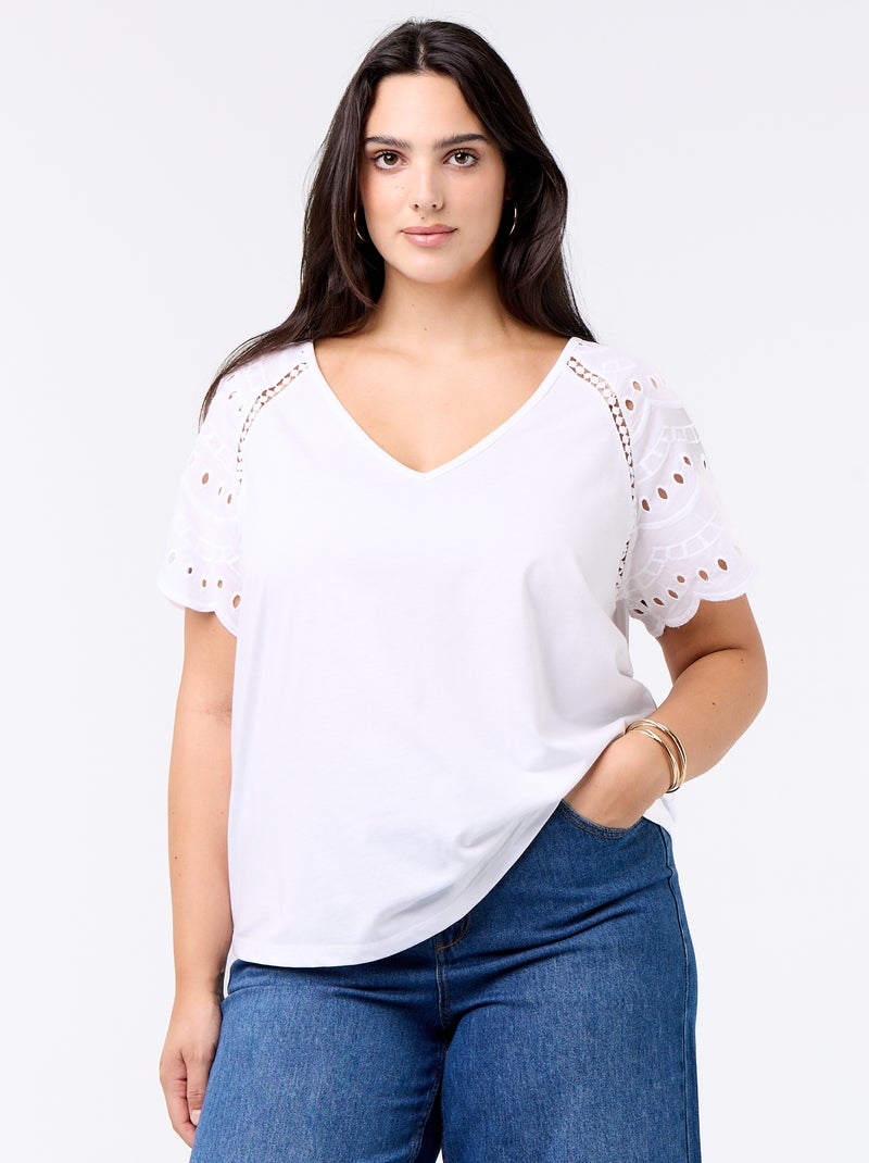 T-shirt a tinta unita con ricami sulle maniche Bianco - Kiabi