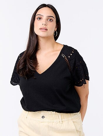 T-shirt a tinta unita con ricami sulle maniche