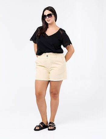 T-shirt a tinta unita con ricami sulle maniche