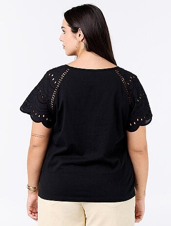 T-shirt a tinta unita con ricami sulle maniche