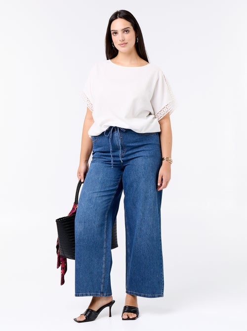 T-shirt a tinta unita con ricamo e macramè sulle maniche - Kiabi