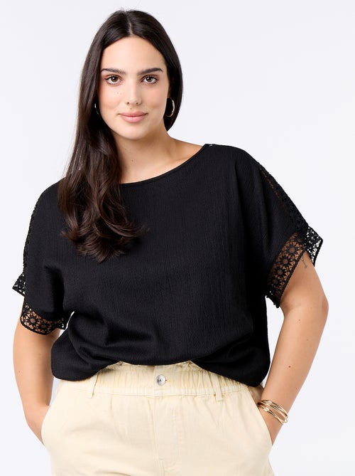 T-shirt a tinta unita con ricamo e macramè sulle maniche - Kiabi