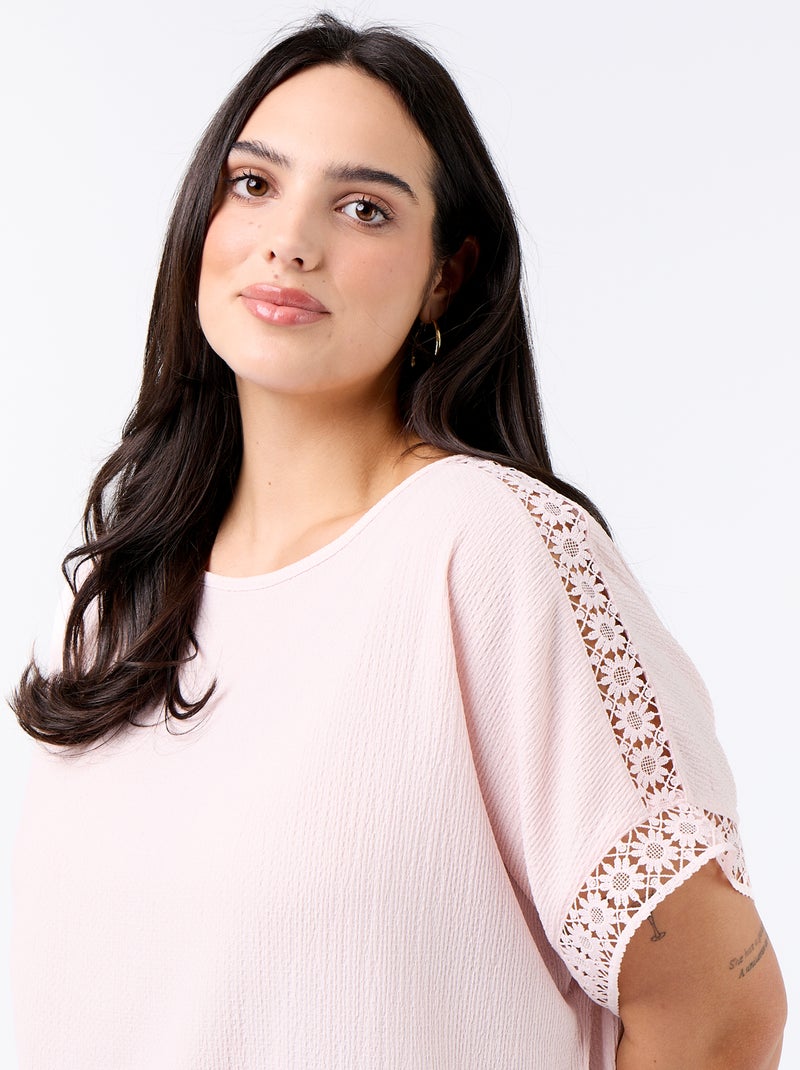 T-shirt a tinta unita con ricamo e macramè sulle maniche Rosa - Kiabi