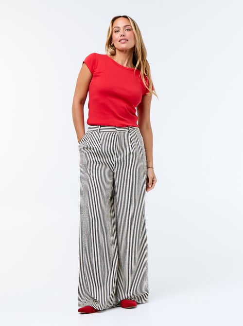 T-shirt a tinta unita con scollo all'americana e maniche corte - Kiabi