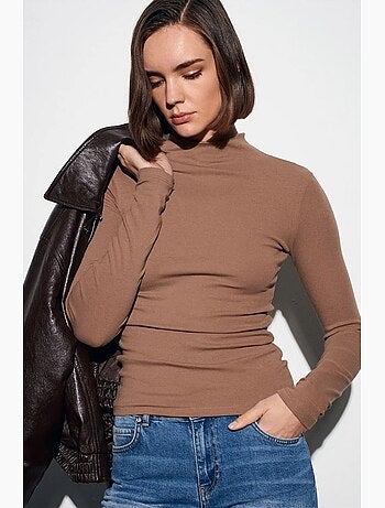 Top slim fit a maniche lunghe con mezzo collo alto dilvin