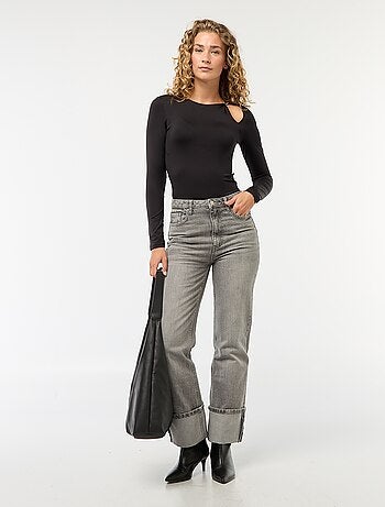 T-shirt aderente con dettaglio dorato