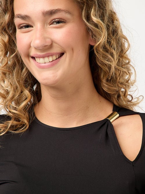 T-shirt aderente con dettaglio dorato - Kiabi