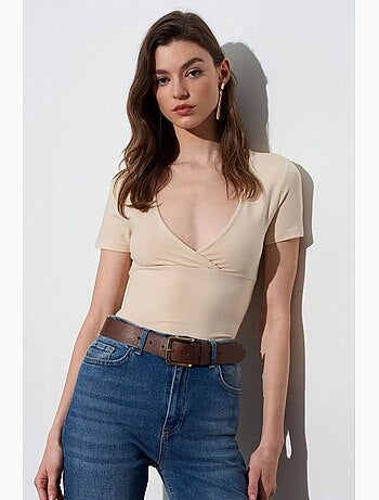T-shirt aderente con scollo a v e maniche corte dilvin