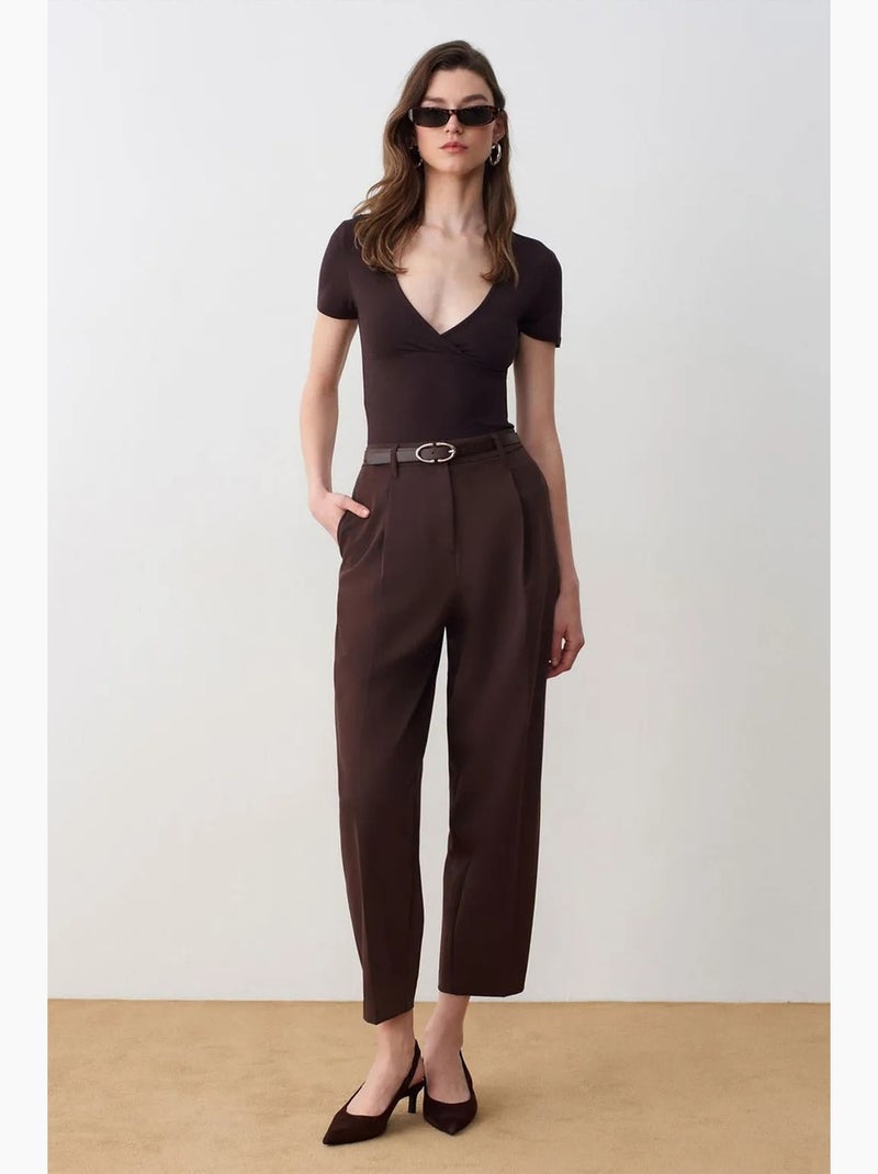T-shirt aderente con scollo a v e maniche corte dilvin Marrone cioccolato - Kiabi