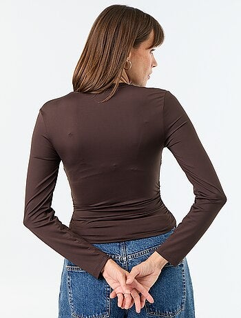 T-shirt aderente e plissettata