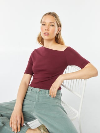 T-shirt asimmetrica tinta unita a maniche corte