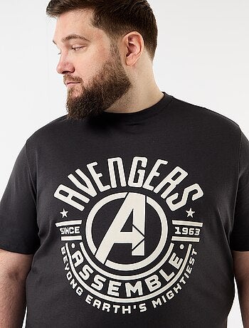 T-shirt 'Avengers' a maniche corte