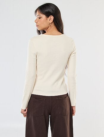 T-shirt basic a costine con collo alla tunisina