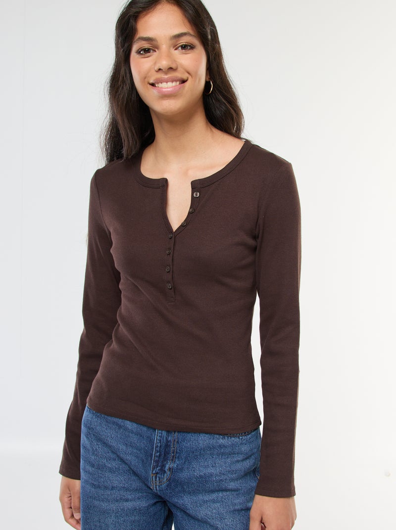 T-shirt basic a costine con collo alla tunisina Marrone - Kiabi