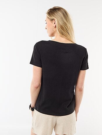 T-shirt basic a maniche corte con scollo a V
