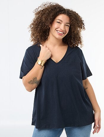 T-shirt basic a maniche corte e scollo a V