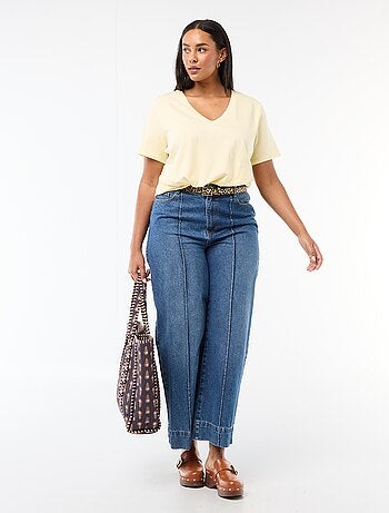 T-shirt basic a maniche corte e scollo a V