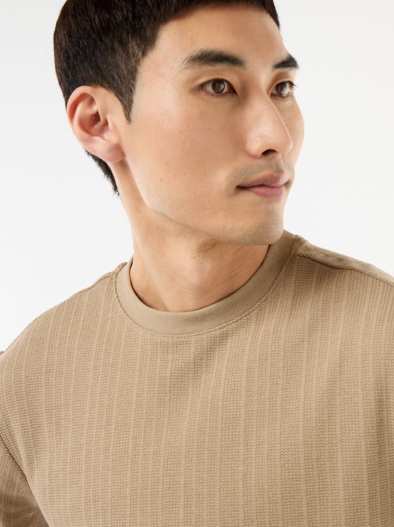 T-shirt basic a maniche corte in maglia operata Beige - Kiabi