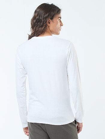 T-shirt basic a maniche lunghe e girocollo
